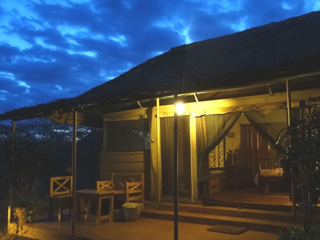Luxury tent Ikweta Safari Camp
